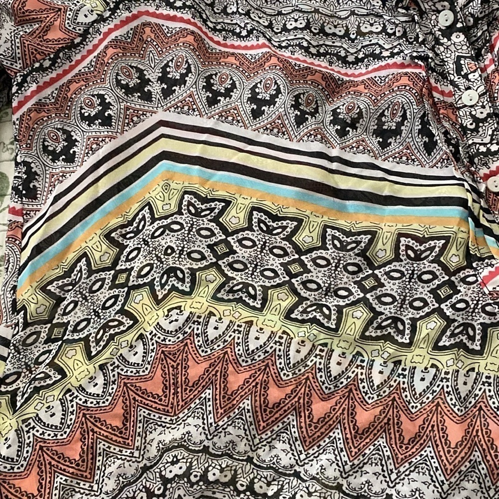 Democracy tunic top, size 1X, multicolored, deep VNeck, half-button slip on. - Picture 6 of 6
